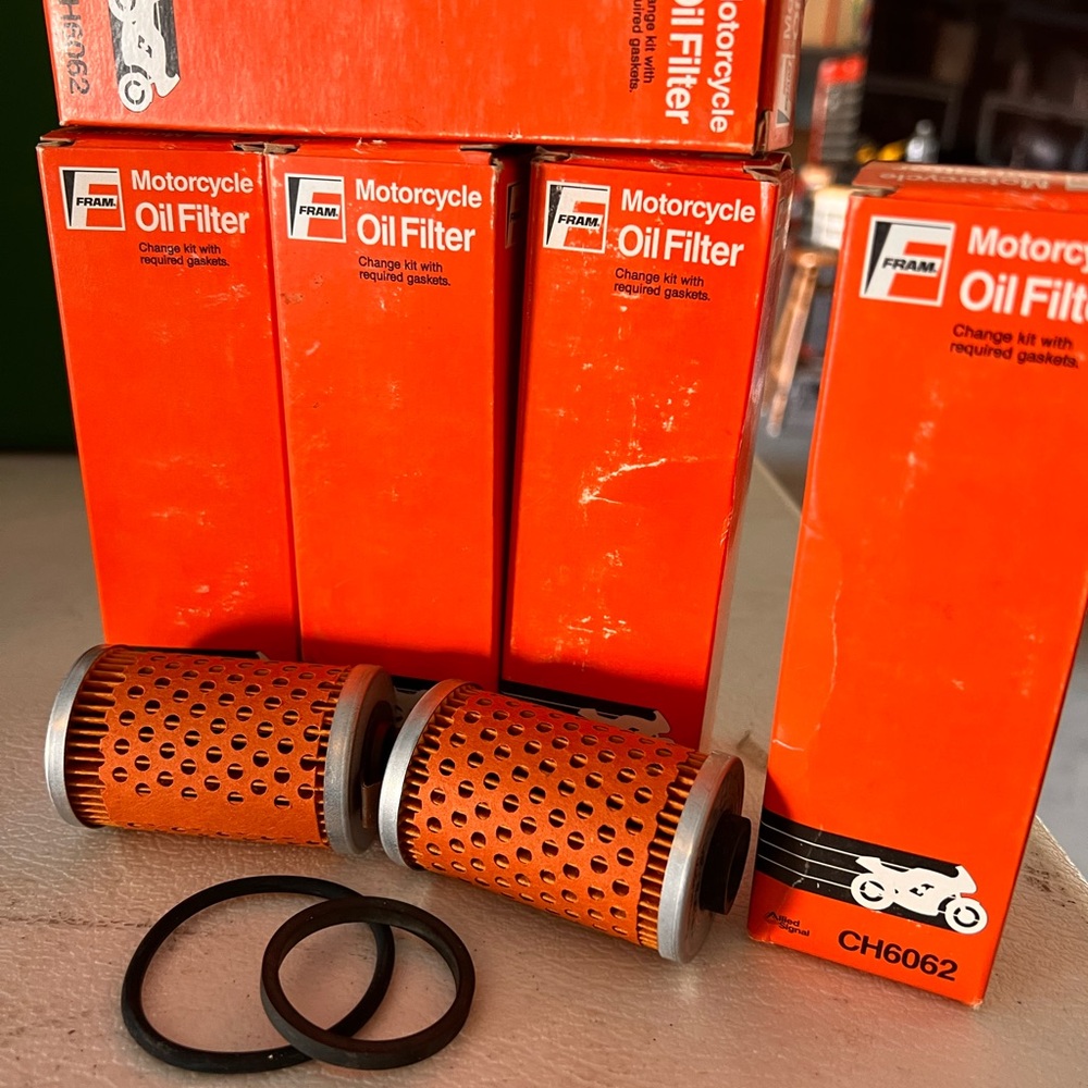 BMW Motorcycle oil filter CH6062 Lot Of 5